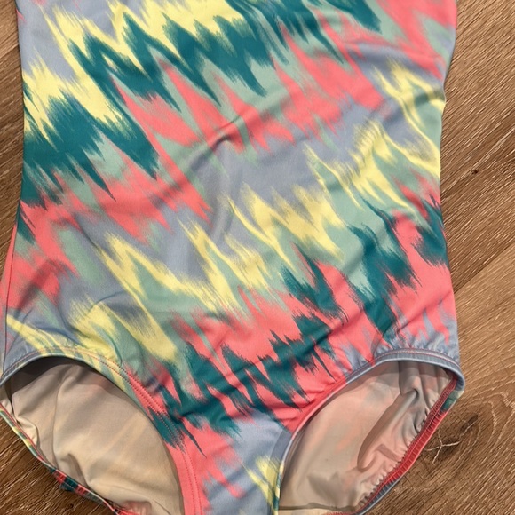 Nike swimsuit - Picture 4 of 7